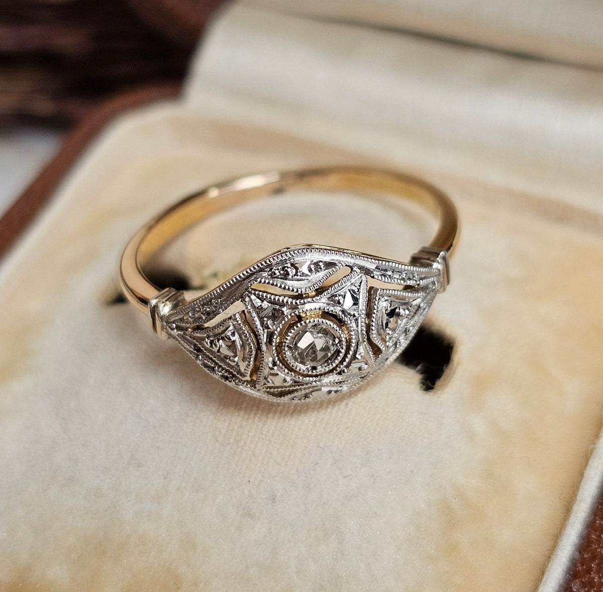Les bijoux Art Déco : un nouveau souffle sur la joaillerie de l'époque