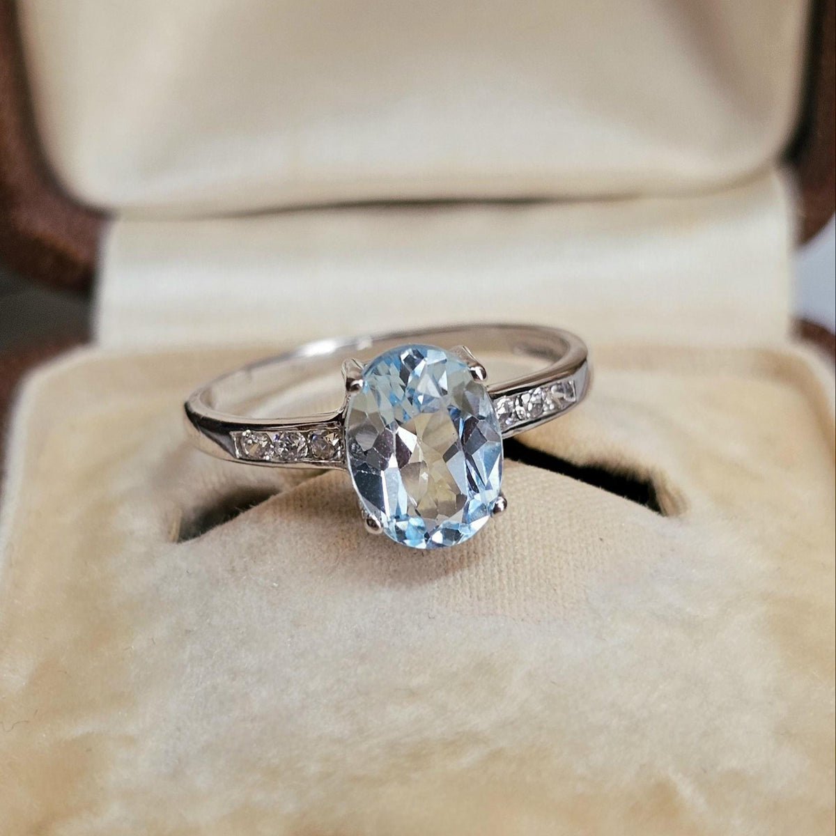 Bague de fiançailles vintage en or blanc avec Topaze et pierres blanches imitant le diamant
