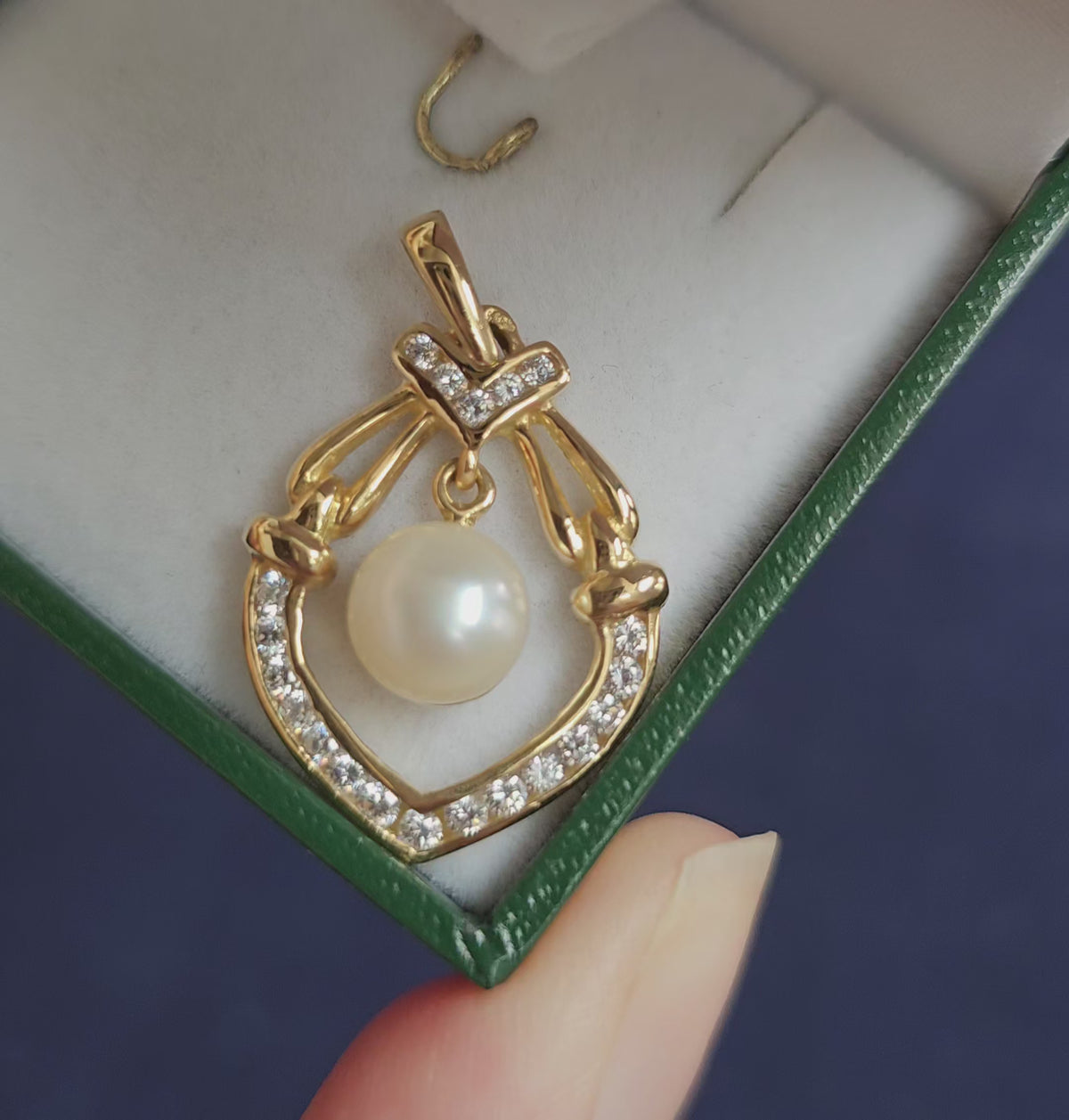 18K Gold Pearl Pendant