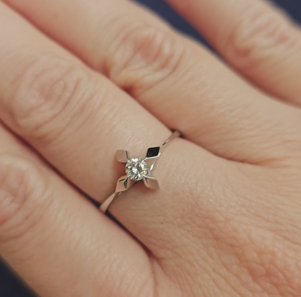 Bague Solitaire Diamant Or blanc 18 carats